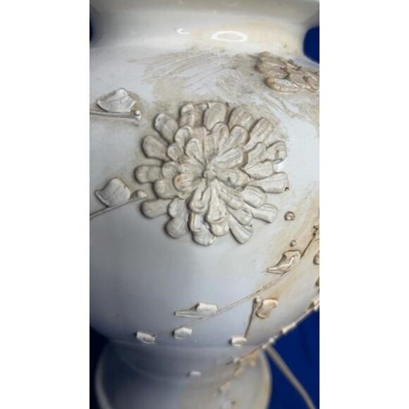 Vintage Ginger Jar Table Lamp w/ Floral Relief & Square Shade 28" Tall Works - Picture 8 of 16